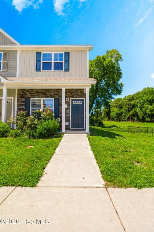511 Justice Farm Dr, Sneads Ferry, NC, 28460-4705 | Card Image