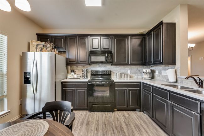 906 Chaparral Trl, Home with 3 bedrooms, 3 bathrooms and null parking in Midlothian TX | Image 16