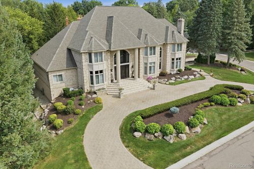 2417 Heronwood Dr, Bloomfield Hills, MI, 48302-0838 | Card Image