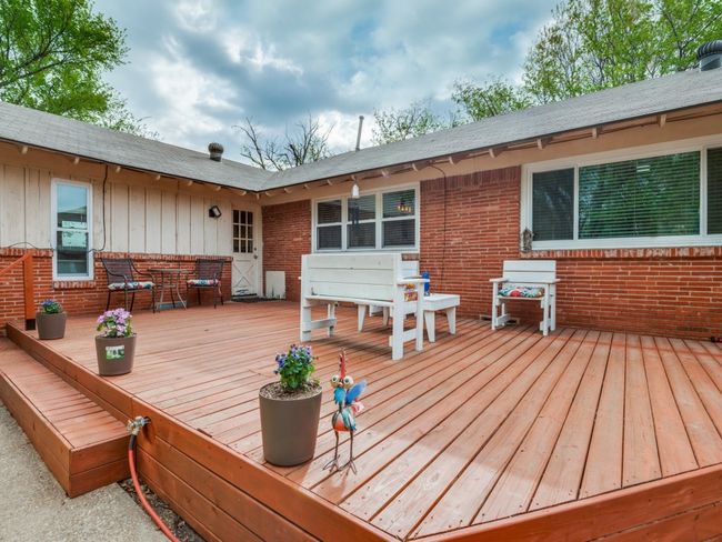 541 S Highway 67, House other with 3 bedrooms, 3 bathrooms and null parking in Cedar Hill TX | Image 22