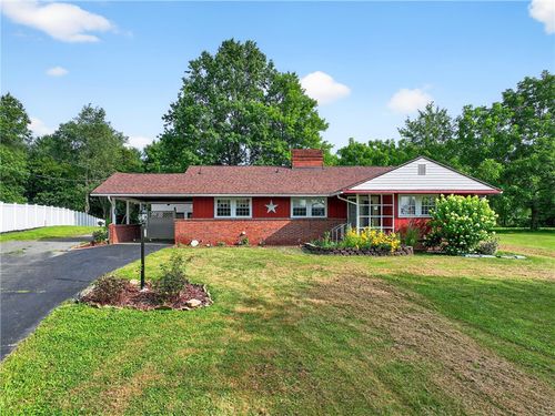 172 Oakville Rd, Beaver Falls, PA, 15010-1208 | Card Image