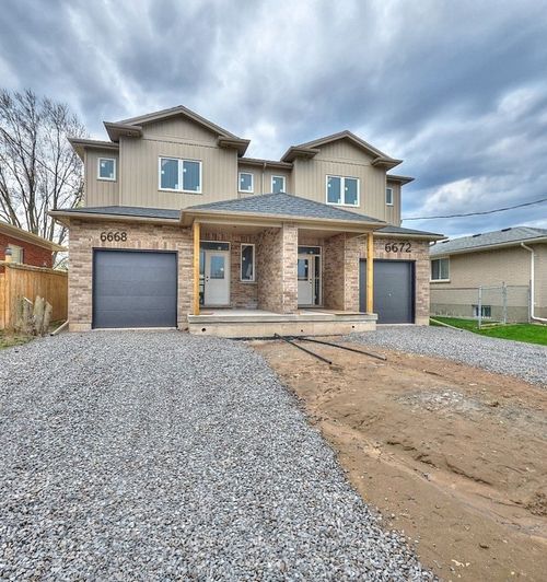 6668 Hawkins St, Niagara Falls, ON, L2G3B7 | Card Image