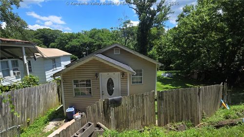 10560 Coal River Rd, Saint Albans, WV, 25177-8873 | Card Image