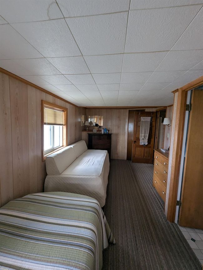 1935926-371d2f9c-0108-4107-a568-e8250c5e8076.JPG | Image 40