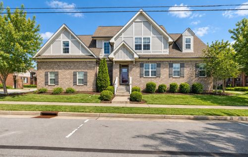 2738 Lakeland Dr, Nashville, TN, 37214-3124 | Card Image