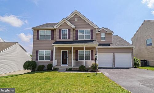 245 Azalea Dr, Windsor, PA, 17366-8521 | Card Image