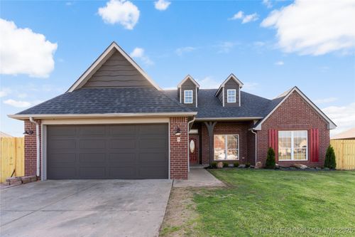 9 Redbud St, Kiefer, OK, 74041-3021 | Card Image