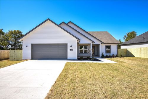 467 N Tacoma St, Farmington, AR, 72730-4026 | Card Image