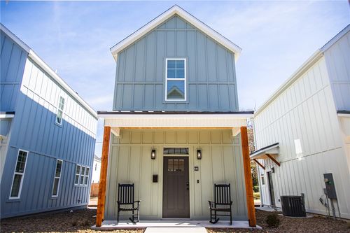 646 W Price Ave, Springdale, AR, 72764-4351 | Card Image