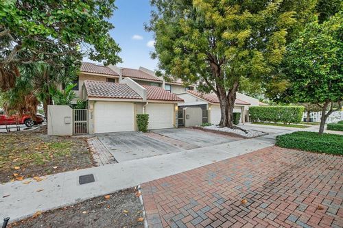 210 Washingtonia Ave, Lauderdale By The Sea, FL, 33308-3622 | Card Image