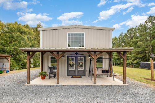 690 Hill Rd, Wadesboro, NC, 28170-6287 | Card Image