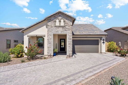 8044 E June Cir, Mesa, AZ, 85207-3273 | Card Image