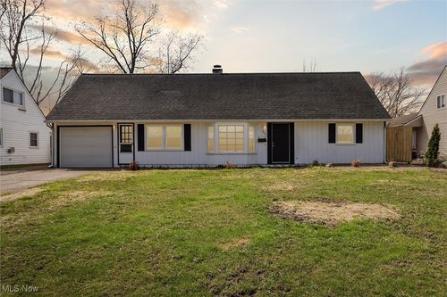 4890 Greenwood Dr, Sheffield Lake, OH, 44054-1517 | Card Image