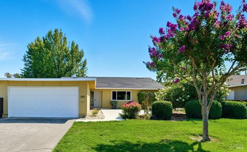 100 Temelec Cir, Sonoma, CA, 95476-8049 | Card Image