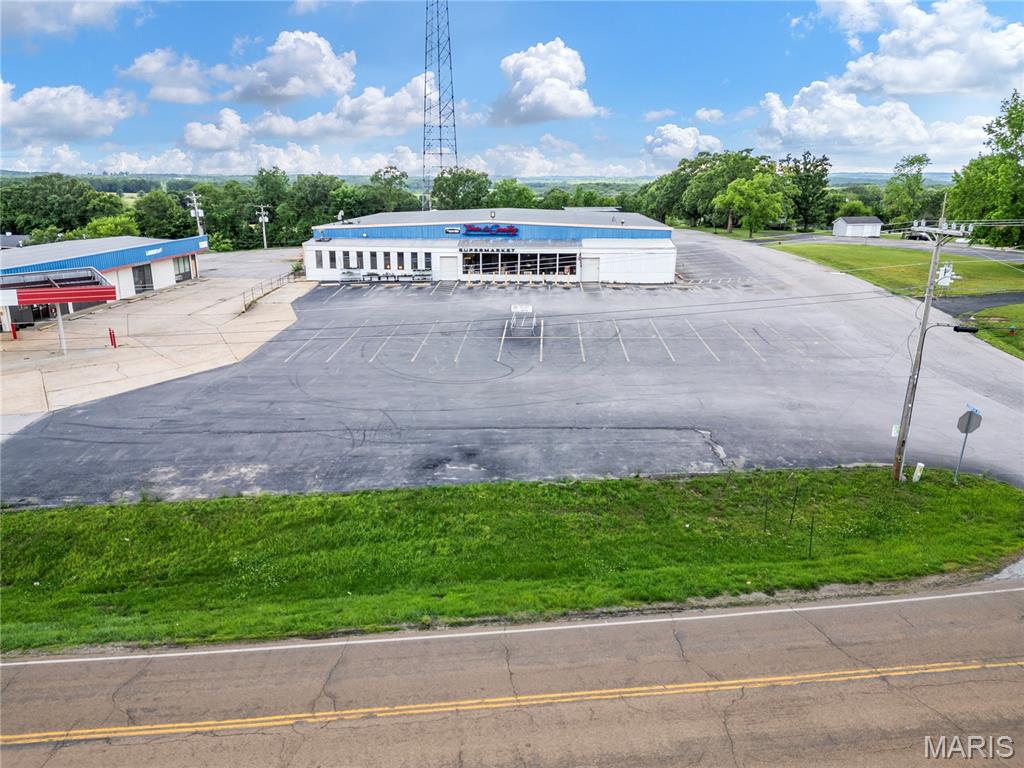 500 S Commercial St, Crocker, MO 65452
