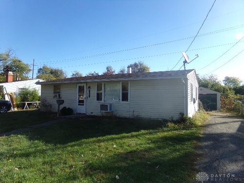 686 S Riverview Ave, Miamisburg, OH, 45342-3030 | Card Image