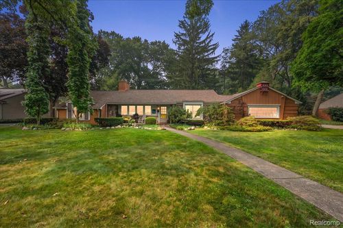 4170 Sandy Ln, Bloomfield Hills, MI, 48301-1645 | Card Image