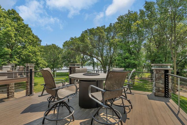 Low-maintenance deck with plenty of room to unwind. | Image 39