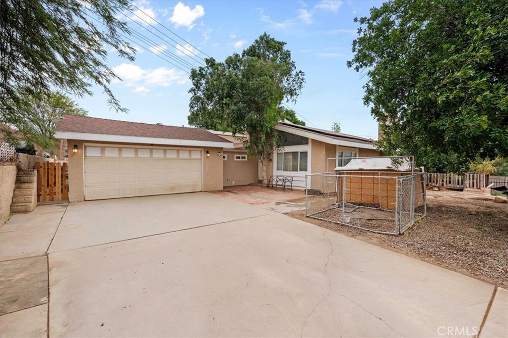 Residential in Corona 3