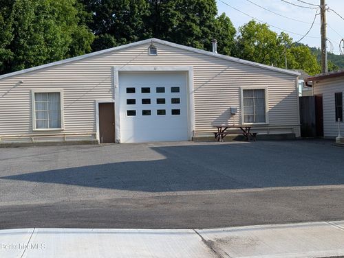 22-20-22 Porter St, North Adams, MA, 01247-4172 | Card Image