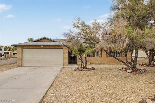 6258 Bayview Cir, Las Vegas, NV, 89156-6937 | Card Image