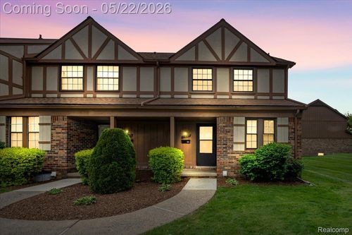 19697 Raleigh Cir N, Southfield, MI, 48076-2451 | Card Image