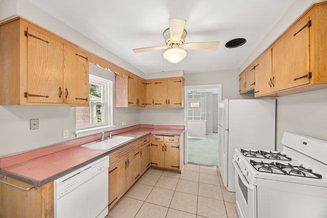 1405 Evergreen Rd, House other with 3 bedrooms, 1 bathrooms and 2 parking in Homewood IL | Image 8