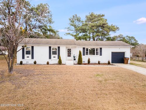 406 Maplehurst Dr, Jacksonville, NC, 28540-7818 | Card Image