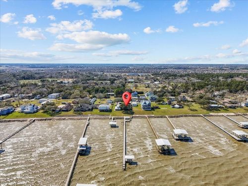 2823 Bayshore Dr, Bacliff, TX, 77518-1118 | Card Image