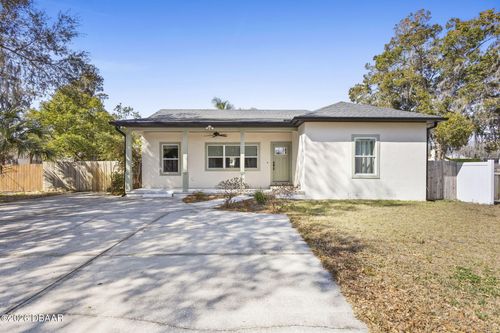 104 S Stone St, DELAND, FL, 32720-5232 | Card Image
