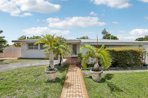 1900 Sw 87th Ct, Miami, FL, 33165-8220 | Card Image
