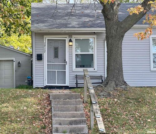 1717 Mound St, Davenport, IA, 52803-3338 | Card Image