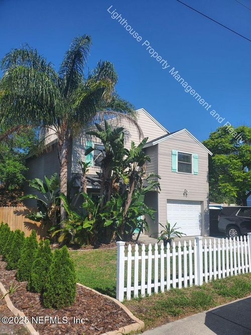 916 Penman Rd, Jacksonville Beach, FL, 32250-3628 | Card Image