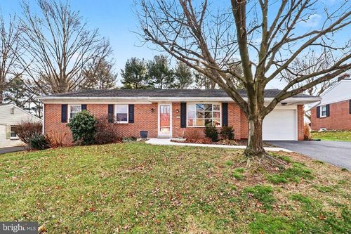 21 Dawn Ave, AKRON, PA, 17501-1619 | Card Image