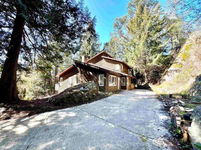 7462 Redrooffs Road, House other with 4 bedrooms, 3 bathrooms and 3 parking in Halfmoon Bay BC | Image 3