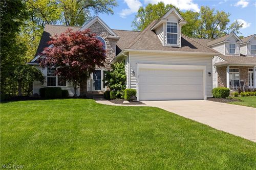 435 Country Walk, Amherst, OH, 44001 | Card Image
