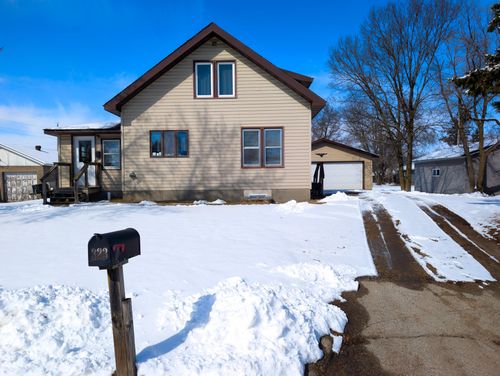323 3rd Avenue Nw, Perham, MN, 56573 | Card Image