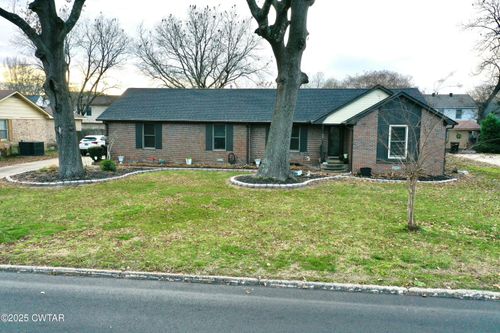 201 Fairfield Dr, Dyersburg, TN, 38024-5215 | Card Image