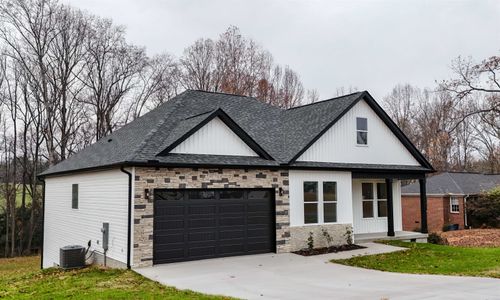 77 Carolina Oaks Dr, chesnee, SC, 29323-8400 | Card Image