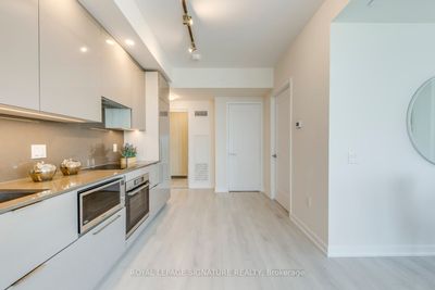 1407 - 28 Freeland St, Condo with 2 bedrooms, 1 bathrooms and 1 parking in Toronto ON | Image 3