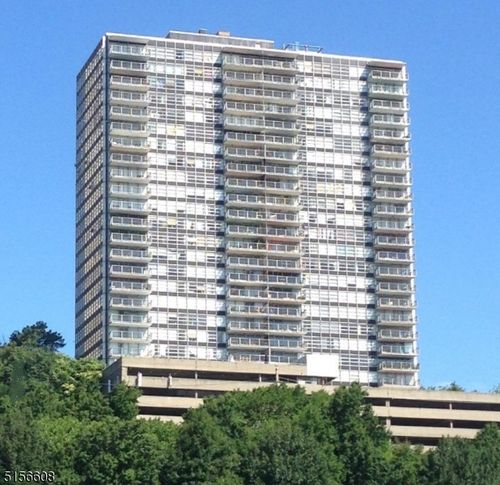 apt-3e-6050 Kennedy Blvd E, West New York, NJ, 07093-3939 | Card Image