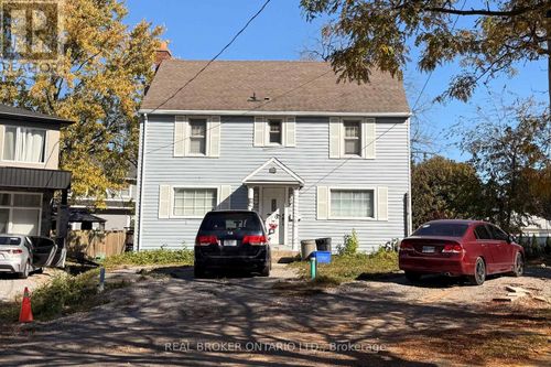 24 Walnut St, Welland, ON, L3C1E9 | Card Image