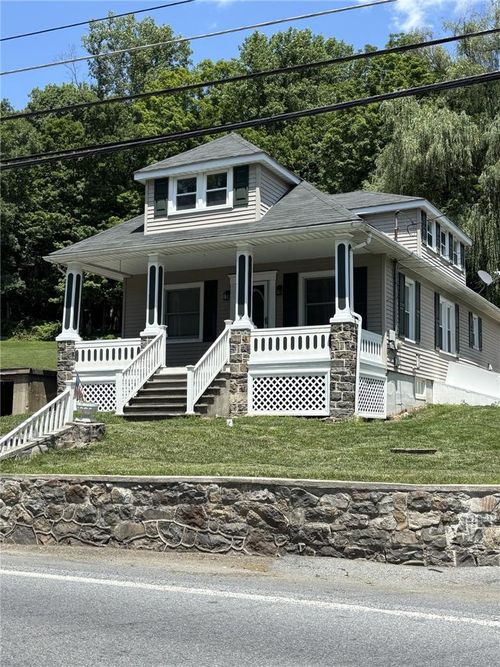 1067 Lower South Main St, Bangor, PA, 18013-2835 | Card Image
