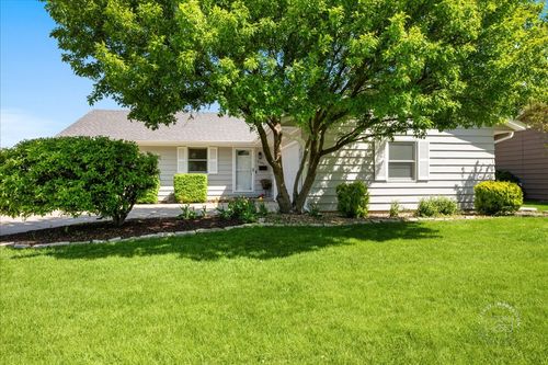 2181 W Illinois Ave, Aurora, IL, 60506-1733 | Card Image