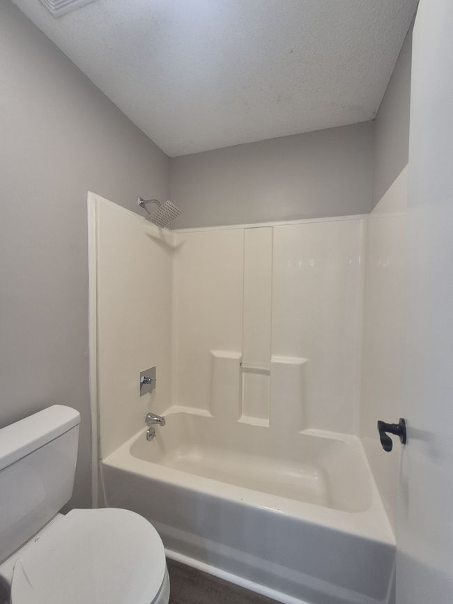 200 Tree Line Dr, Condo with 2 bedrooms, 2 bathrooms and 2 parking in Oak Grove KY | Image 15