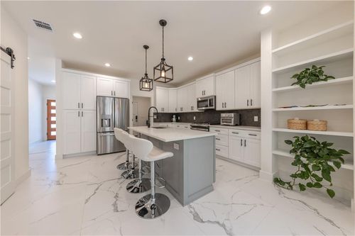 b-1409 Greenwood Ave, Austin, TX, 78721-1119 | Card Image