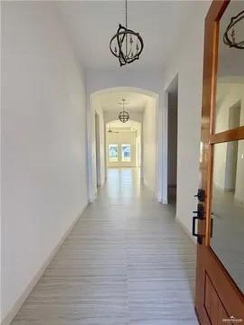 809 Trinity Avenue, Edinburg, TX, 78541 | Card Image