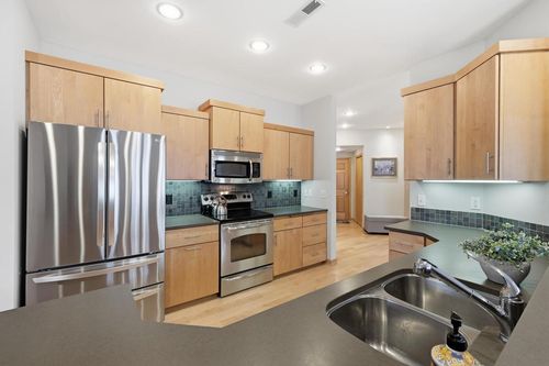 204-1101 Hamilton Street, Stoughton, WI, 53589 | Card Image