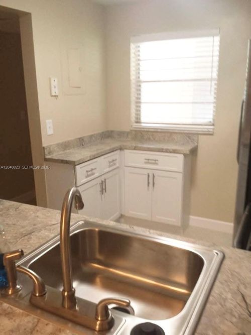 109-9235 Lagoon Pl, Davie, FL, 33324-6718 | Card Image