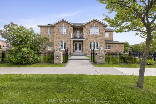1 Emily Crt, Richmond Hill, ON, L4E4E5 | Card Image